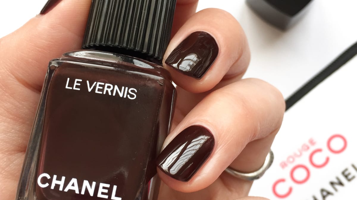 CHANEL LE VERNIS SPRING 2018  Chanel nail polish, Nail polish
