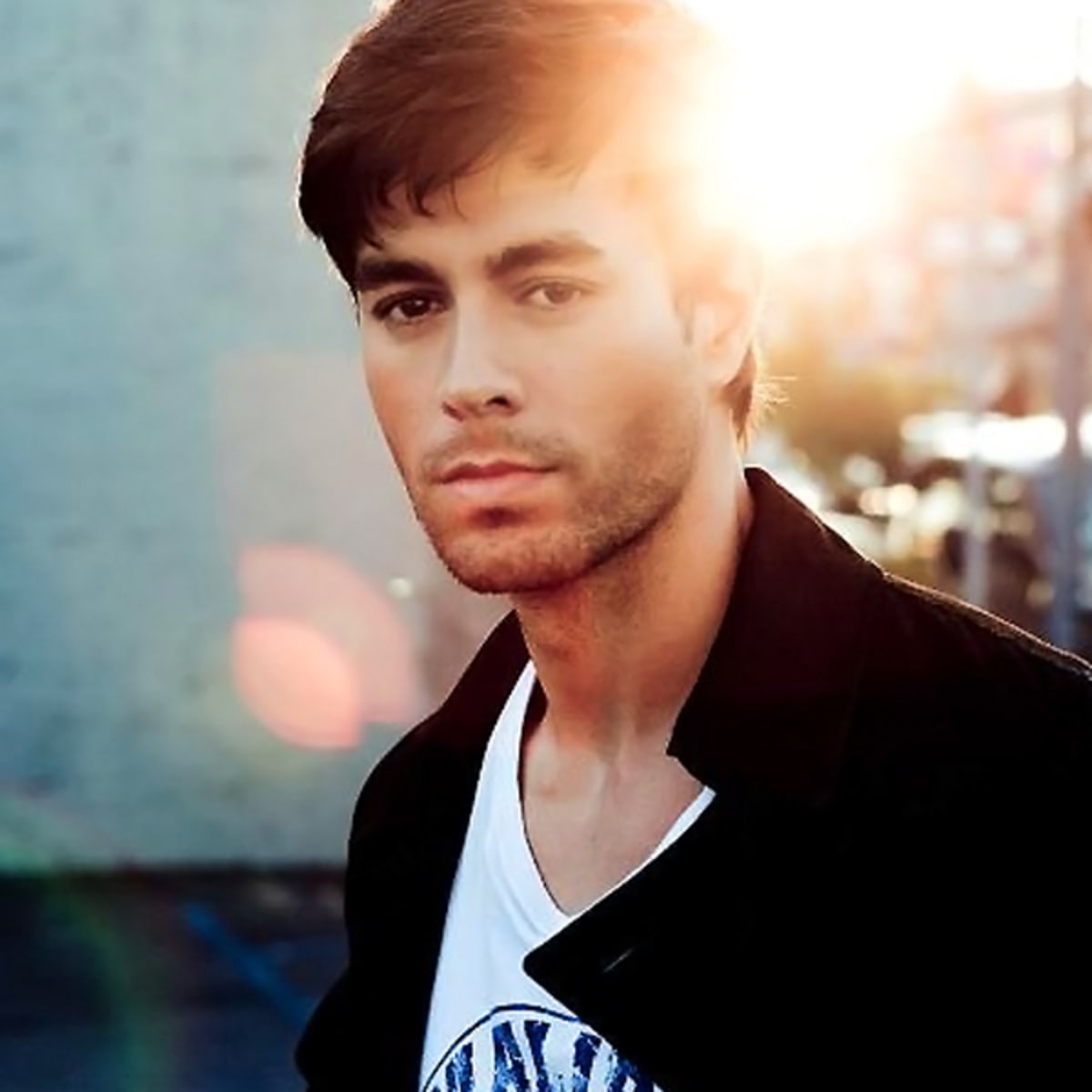 Singing Notes: Enrique Iglesias Fragrance (+ His Abs?) Enter Celebrity  Scent Arena - Beautygeeks