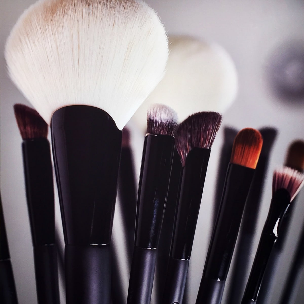 QUO S NEW MAKEUP BRUSHES NEW SHAPES HOW TO USE Beautygeeks