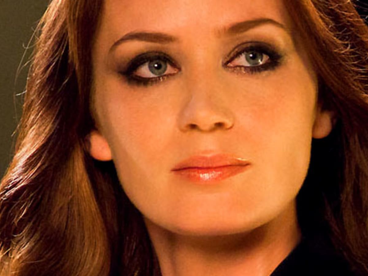 Emily blunt yves saint laurent 2025