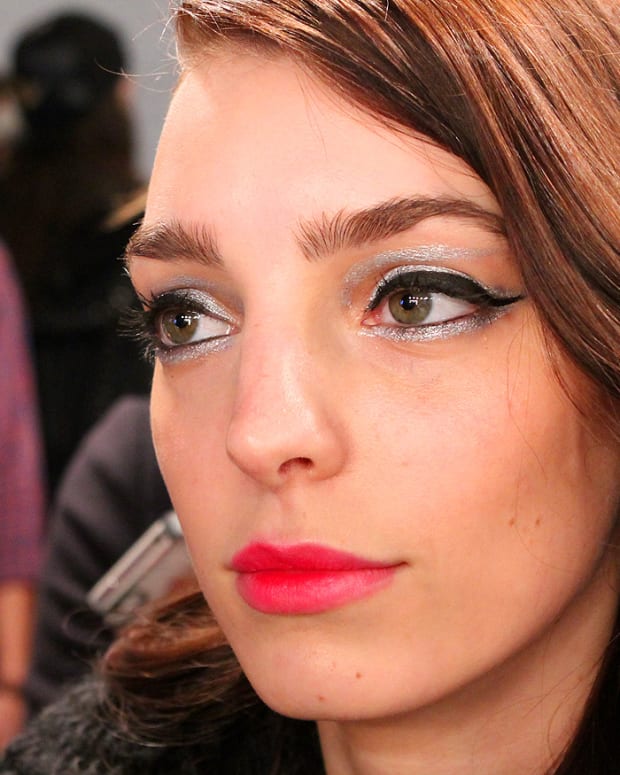 silver and black liner_Dajana_backstage beauty_Line knitwear wmcfw_makeup by Grace Lee for Maybelline