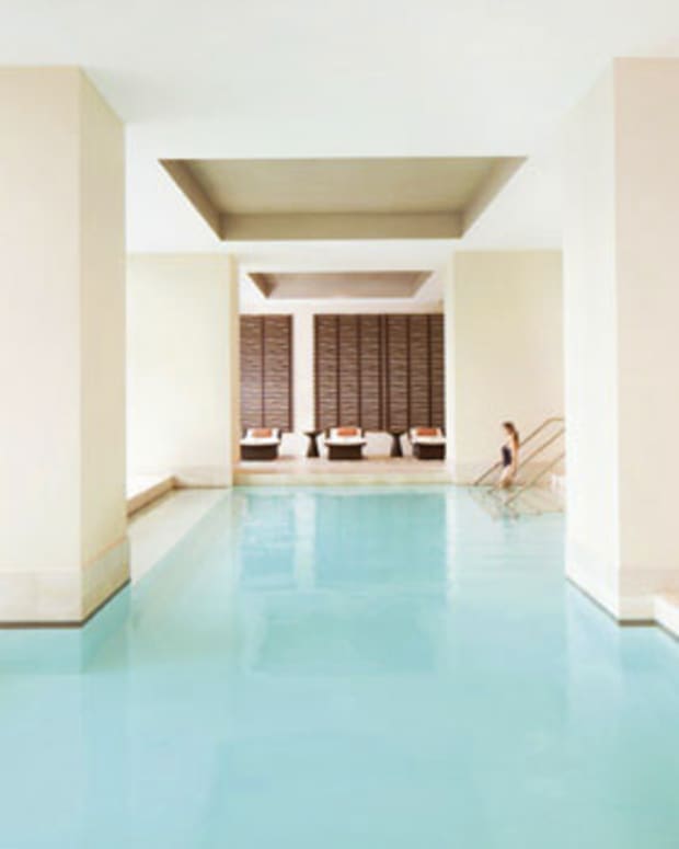 Ritz Carlton Toronto_pool