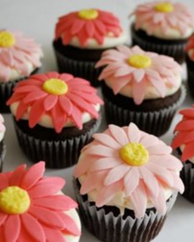 cupcakes_daisies by sweethings dot ca