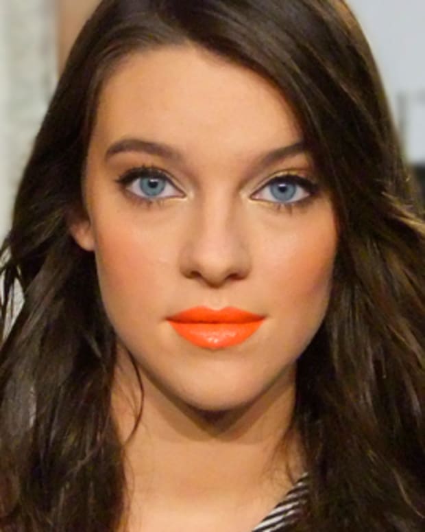 Bright lips at Valarie Dumaine_Montreal Fashion Week SS 2011