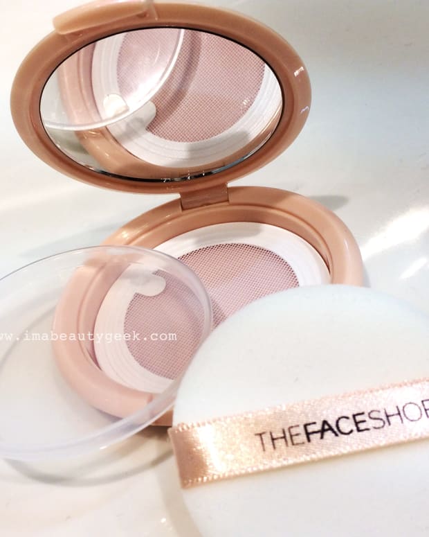 THEFACESHOP fillable loose-powder compact (great for saving your broken pressed powder too)