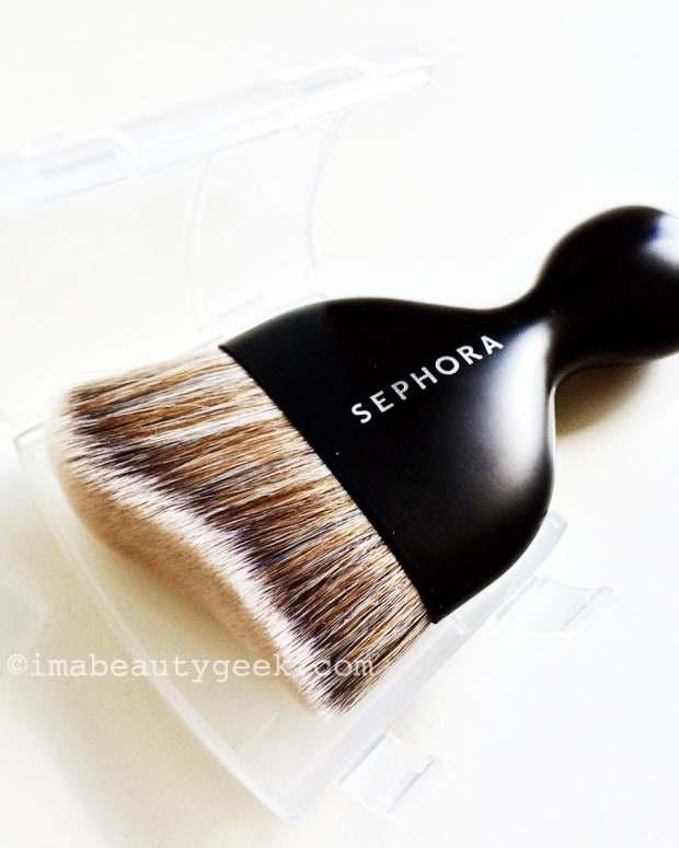 Sephora Pro Contour Kabuki brush for powder, liquid and cream makeup