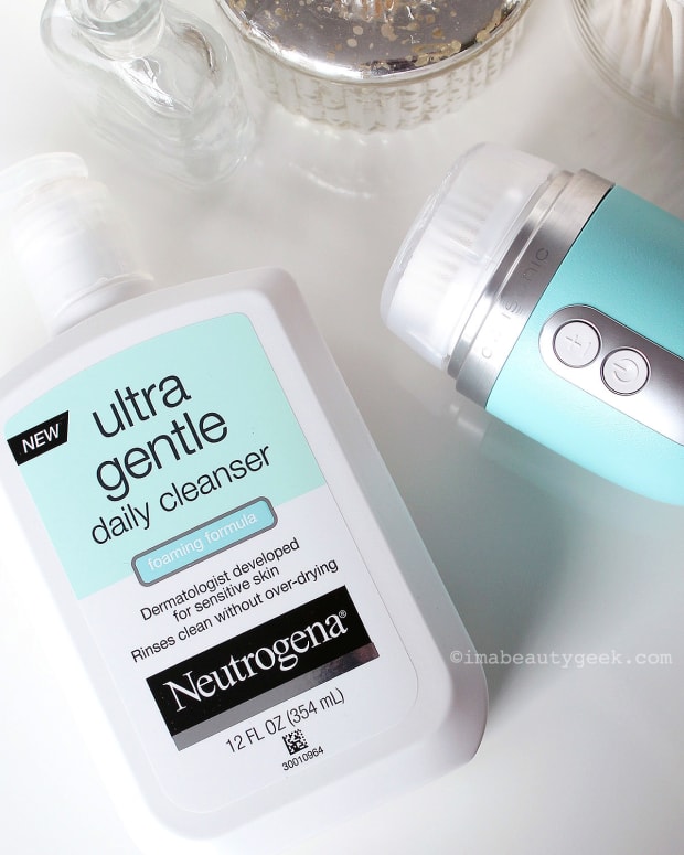 Neutrogena Ultra Gentle Cleanser pump bottle_wm.jpg