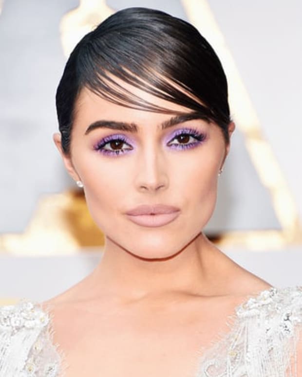 Olivia Culpo_Oscars 2017_lavender smoky eyes_crop