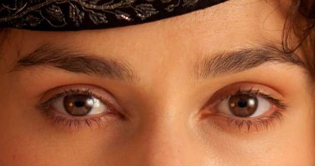 Keira Knightley Gets Eyebrow Extensions Beautygeeks