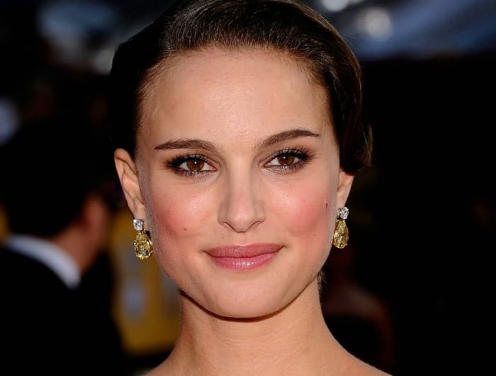 Sag Awards Beauty Natalie Portmans Imperfect Perfect Brows Beautygeeks 