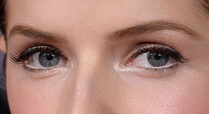 Anna Kendricks Golden Globes 2015 eye makeup close-up_perfect for brides
