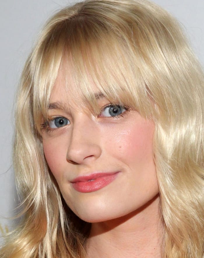 Beth Behrs makeup_no false lashes ingenue