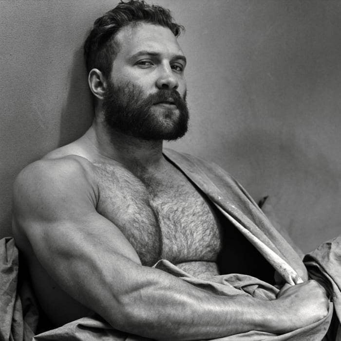 Host a perfect BBQ_Jai Courtney