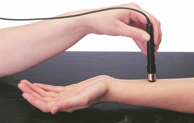 Olay Good Housekeeping study: measuring with a corneometer