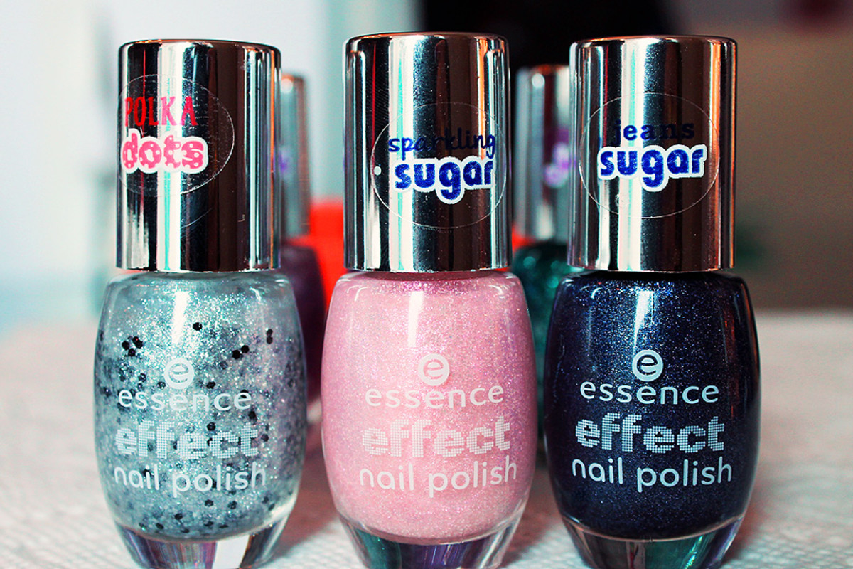 Essence Fall 2014_effect nail polish_laser show_baby you're a firework_blue jeaned