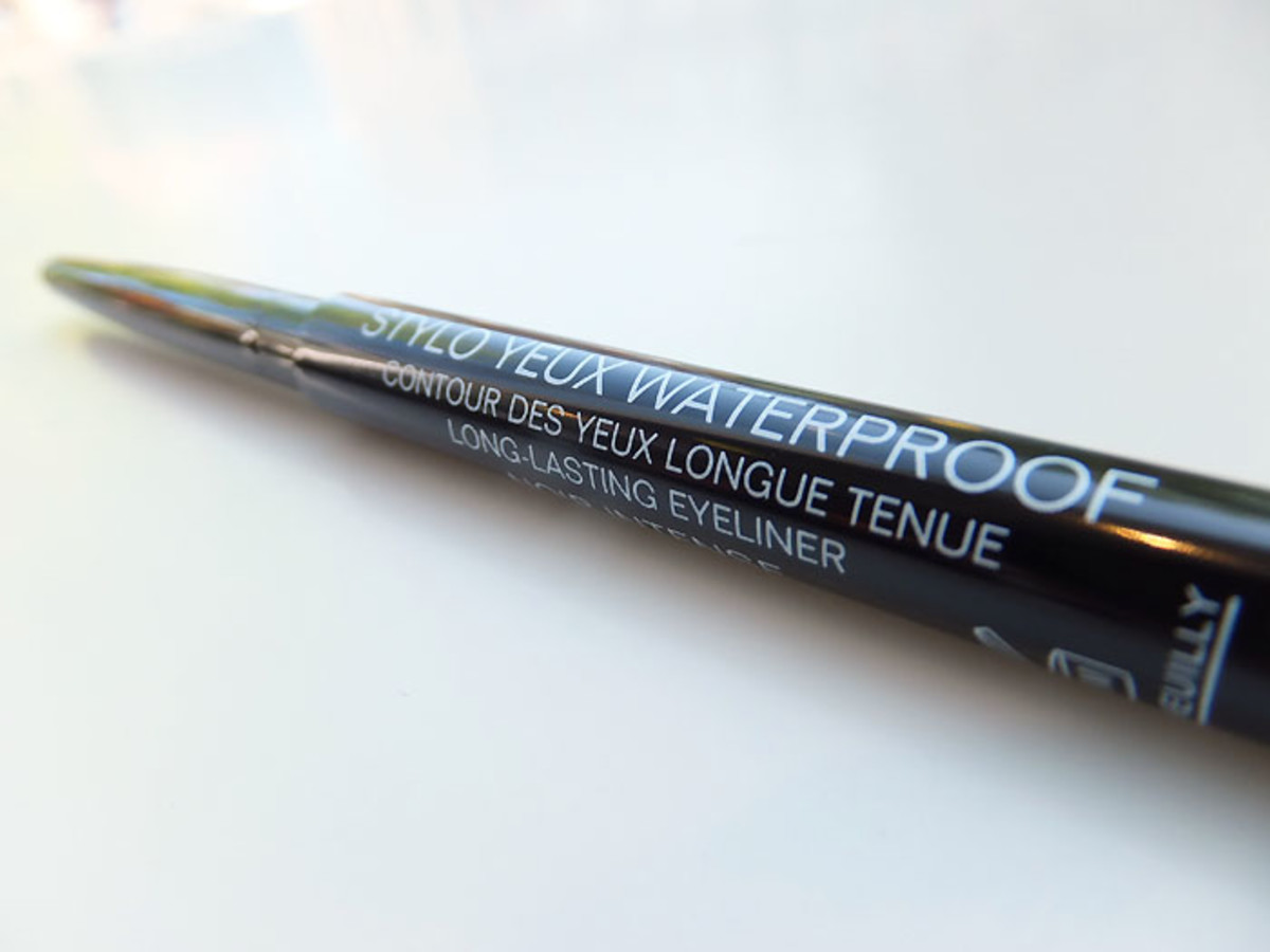 Chanel Waterproof Eye Pencil in Noir Intense_Fall 2012 makeup