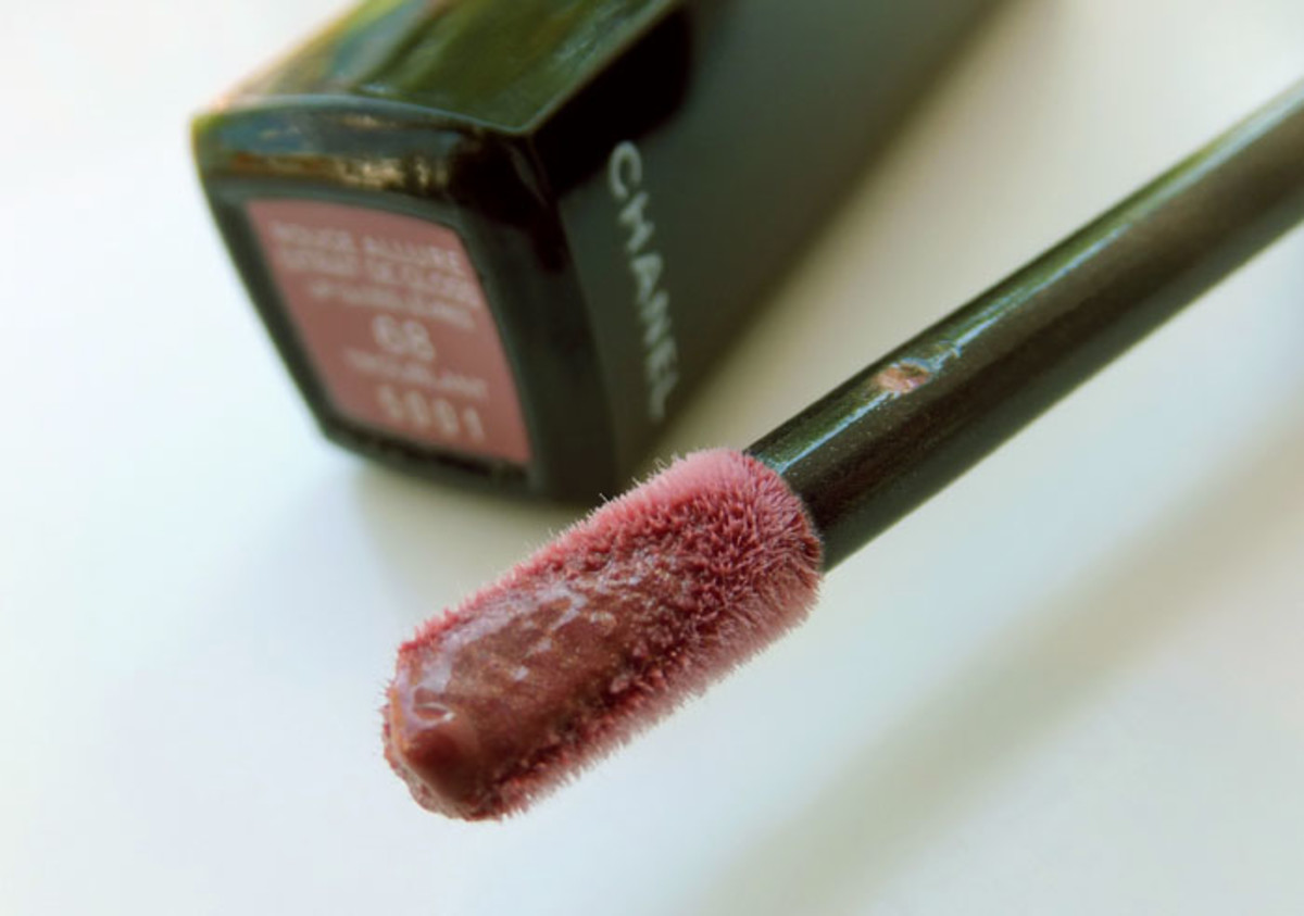Chanel Pure Shine Intense Colour gloss in 68 Troublant_Fall 2012 makeup
