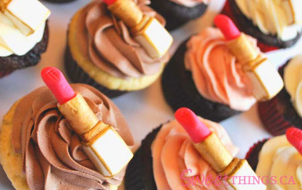 Cupcakes with Tom Ford lipstick toppers by SweetThings.ca