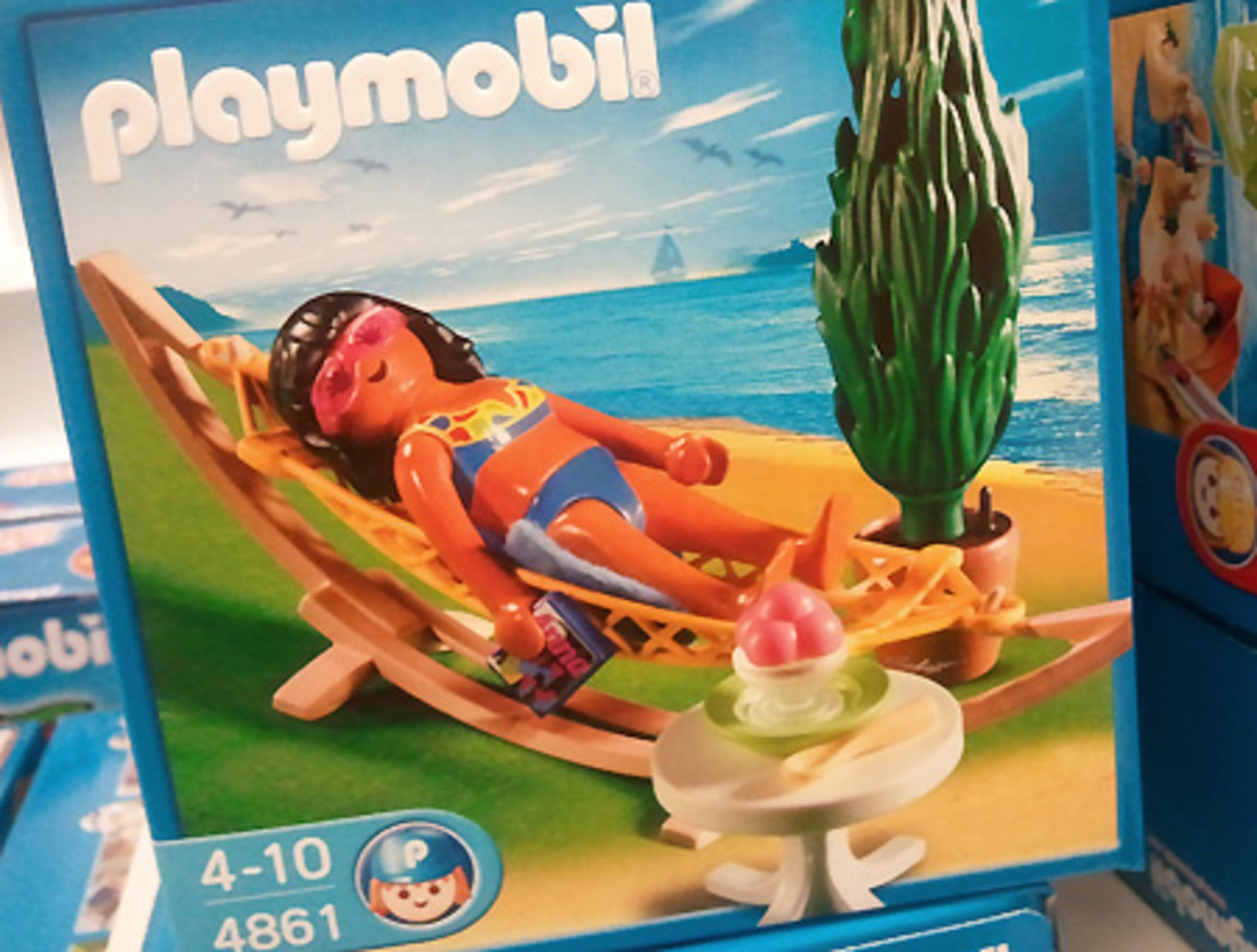 Tanned Playmobil sunbather toy_BEAUTYGEEKS_imabeautygeek.com