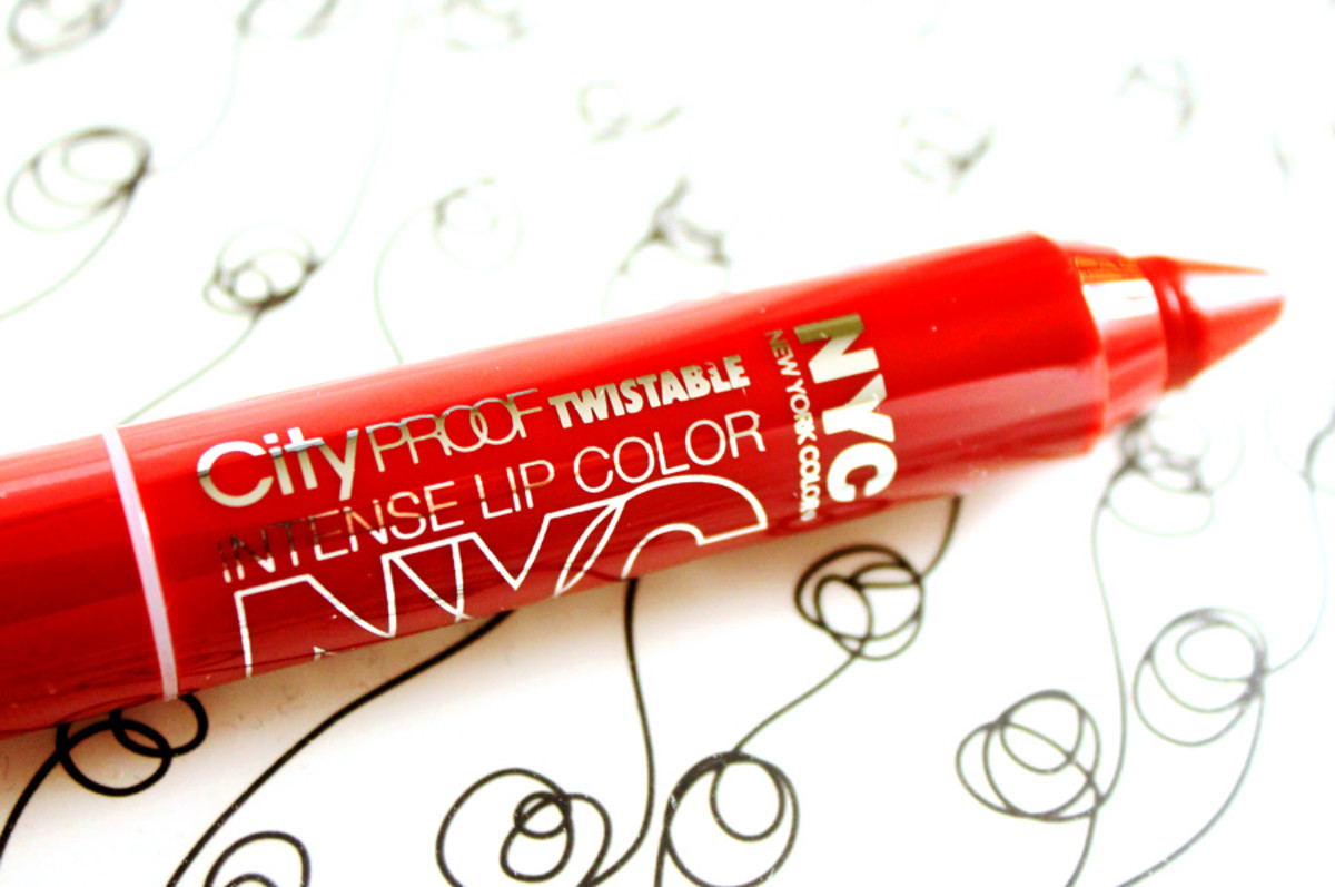 Budget Beauty_NYC City Proof Twistable Intense Lip Color_Roosevelt Island Red