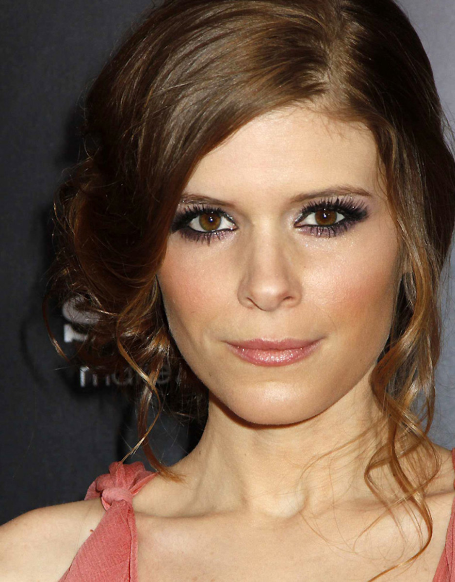 Red Carpet Beauty: Kate Mara and her Smoky, Tightlined Eyes Need