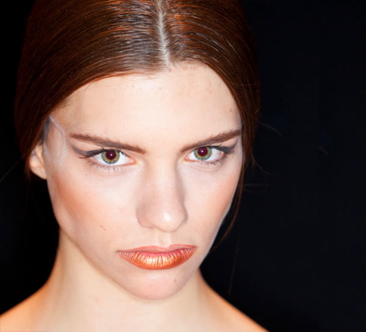 Uitgelezene MFW Backstage Beauty: Facelift Tape at Melissa Nepton - Beautygeeks SE-58