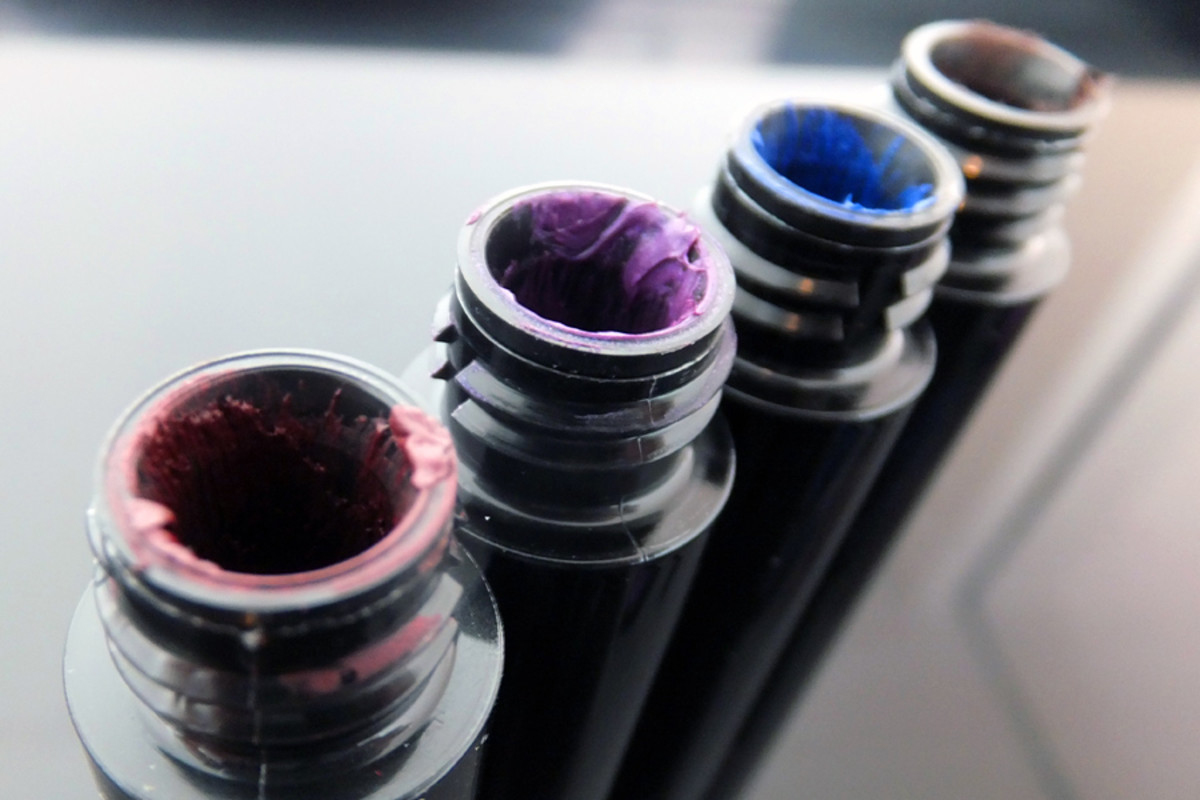 how to wear coloured mascara_MAC False Lashes coloured mascara tubes