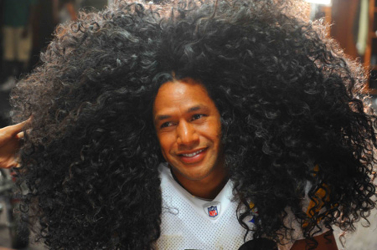 Troypolamalu On Set Of An Hs Commercial 