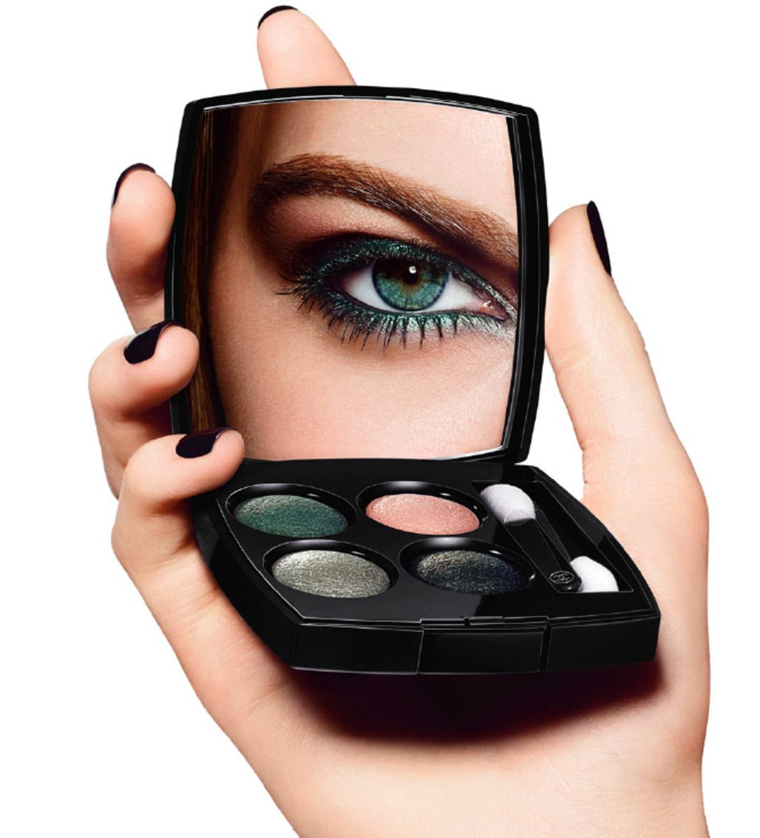 CHANEL Eye Makeup Chart_CHANEL SMOKY EYES_beauty shot