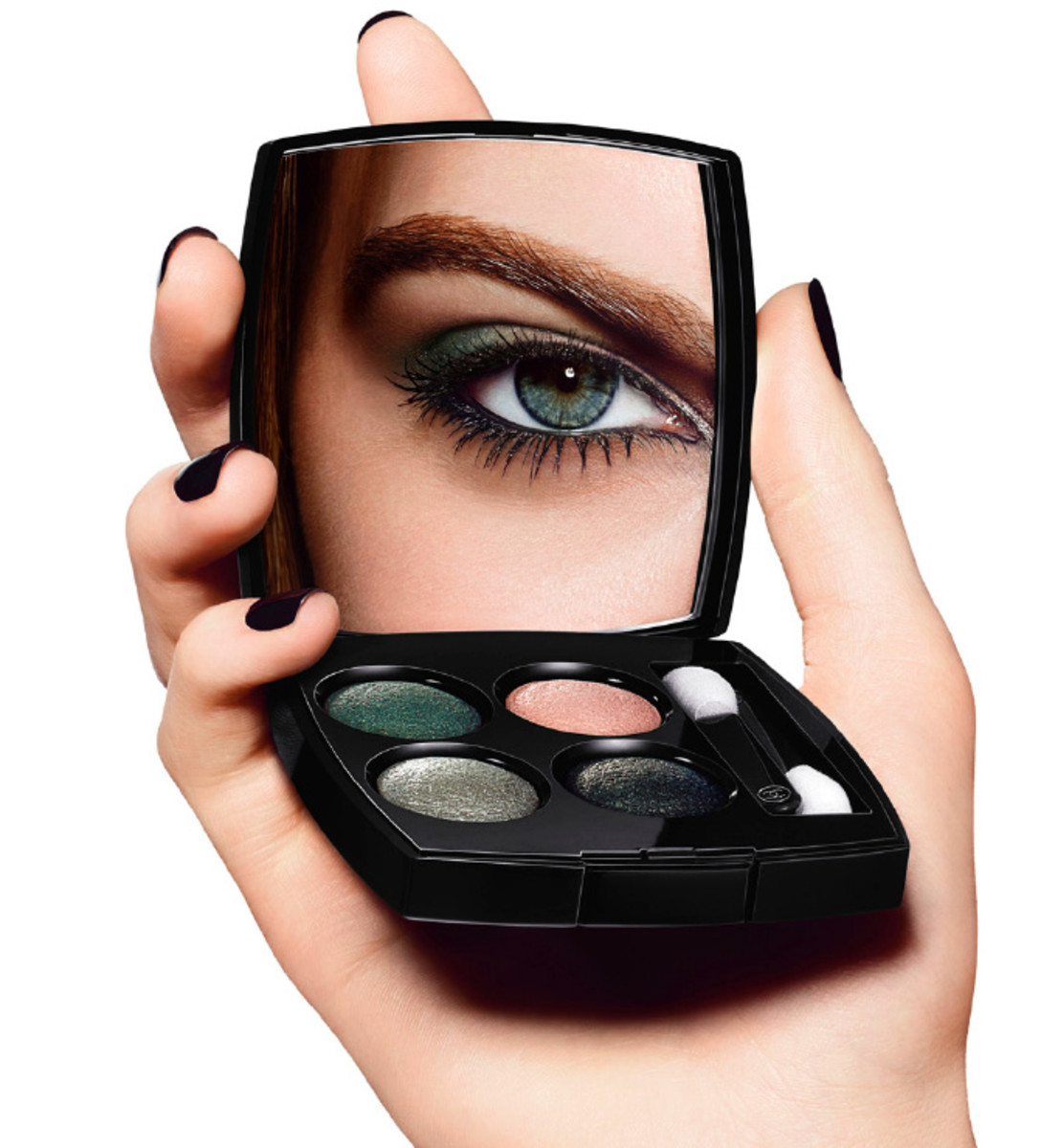 CHANEL Eye Makeup Chart_CHANEL NATURAL EYES LOOK_beauty shot