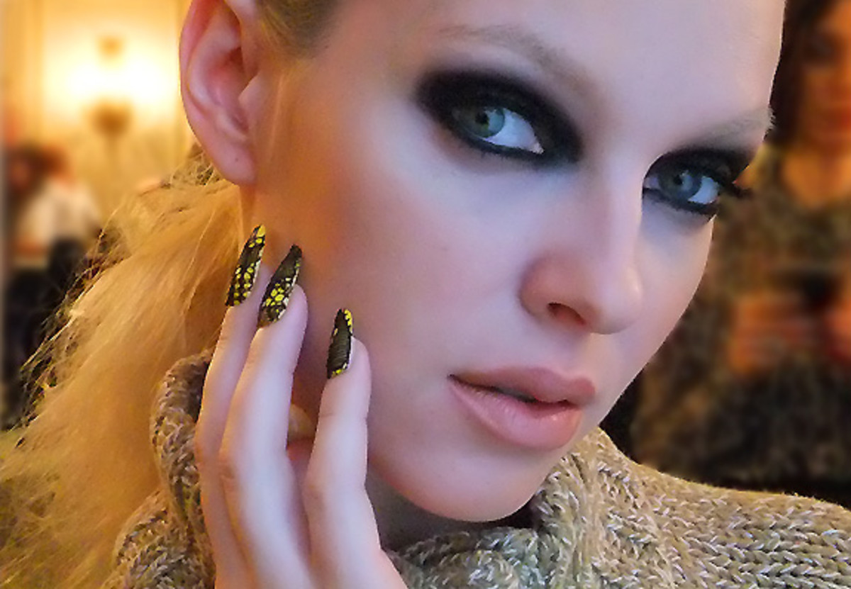 Yellow and lace nails_Lucien Matis FW 2012_Tips Nail Bar_model Valeria