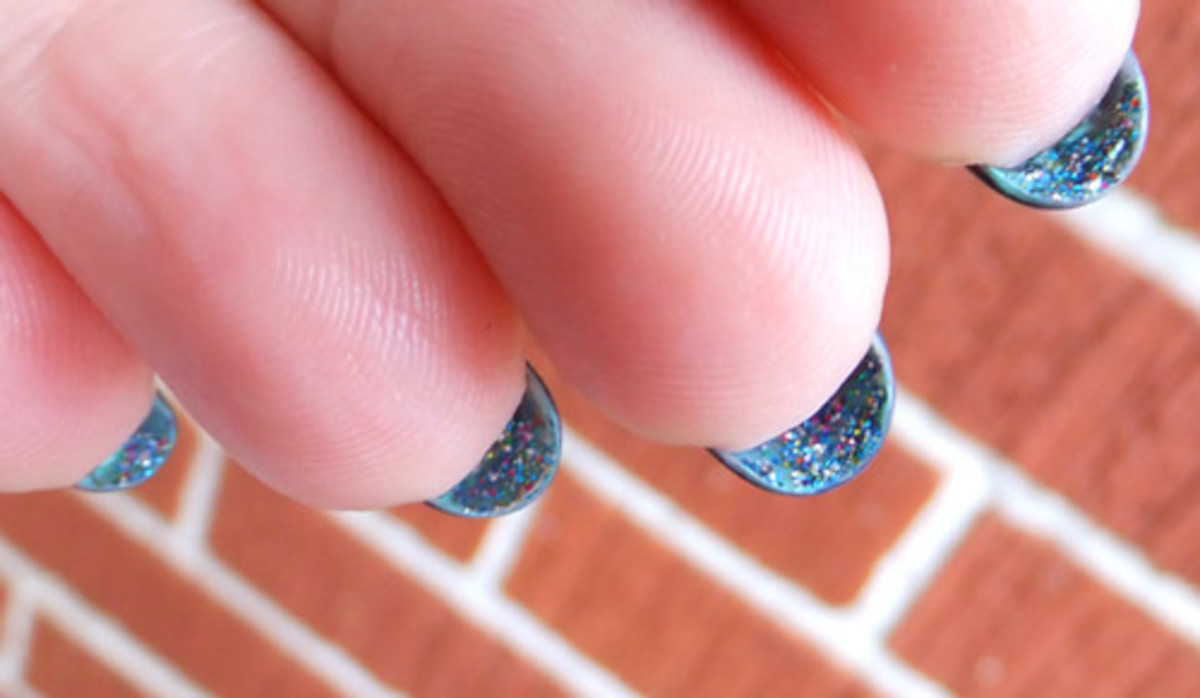 Louboutin mani inspired_Turquoise & Caicos and glitter
