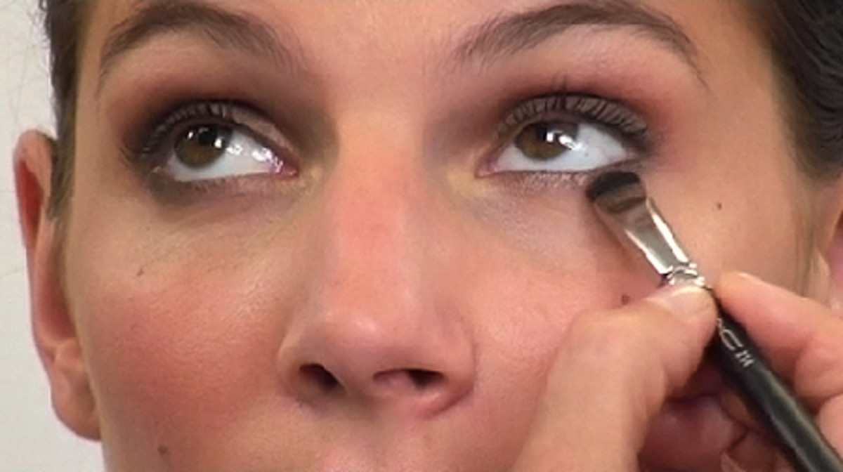 More Smoke: An Easy Smoky-Eye Vid from Michelle Rosen and Chatelaine ...