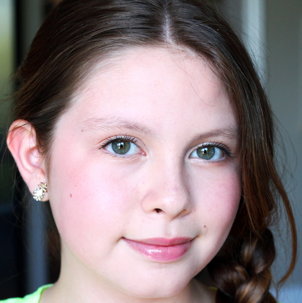 Age-appropriate tween makeup: fresh and pretty like she was born that way (which she was)