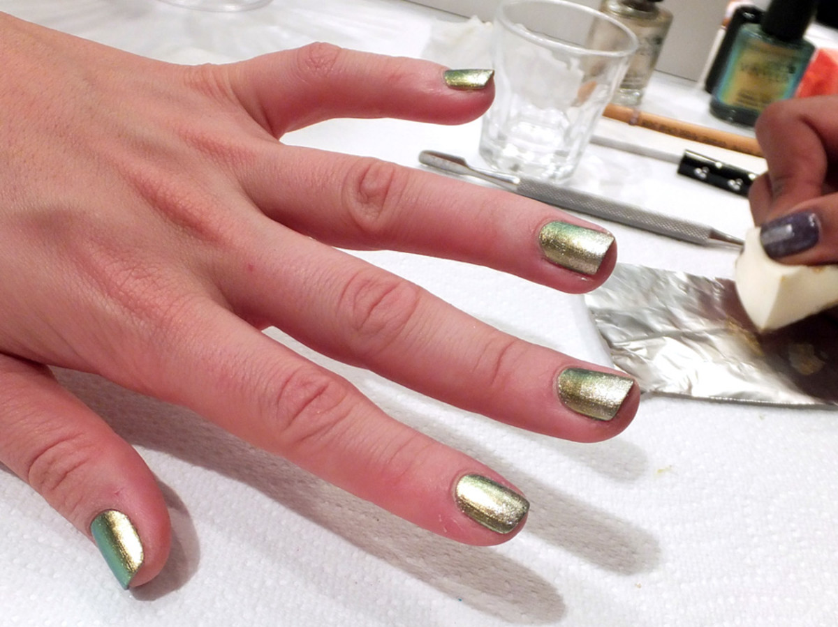 avocado beauty treatments_avocados from mexico_after the avocado hand mask_metallic green and gold ombre manicure
