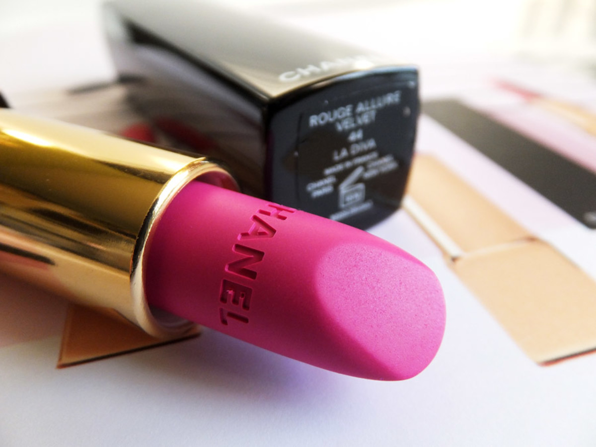 Chanel Spring 2014 lipstick_Chanel Rouge Allure Velvet La Diva 44 electric matte pink
