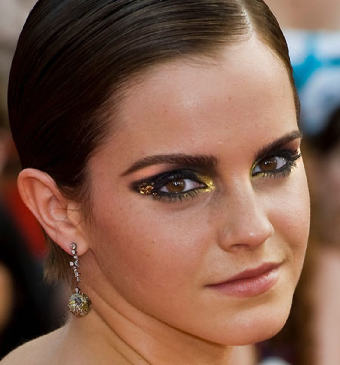 OhhhhEmma Watson Wore a Really Cool, Interesting Eye Makeup Look to Last  Night's NY Harry Potter Premiere. Check It Out!