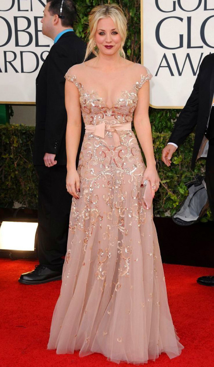Kaley Cuoco_golden globes 2013 red carpet