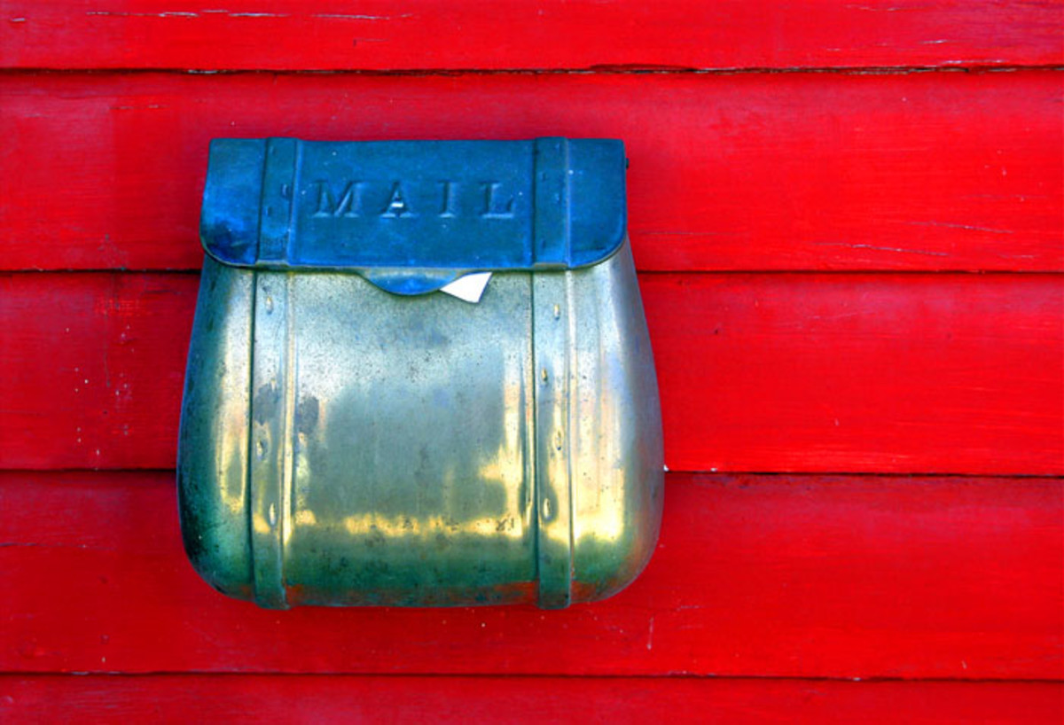 Mailbox_Red Siding