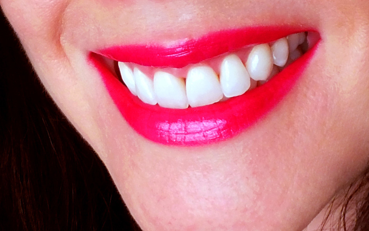 the body shop colour crush lipstick in red hot raspberry