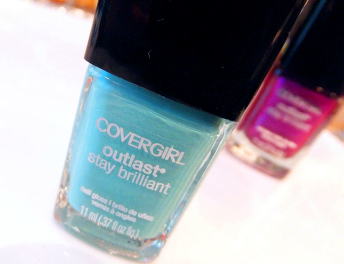 CoverGirl Outlast Stay Brilliant Nail Gloss in Mint Mojito