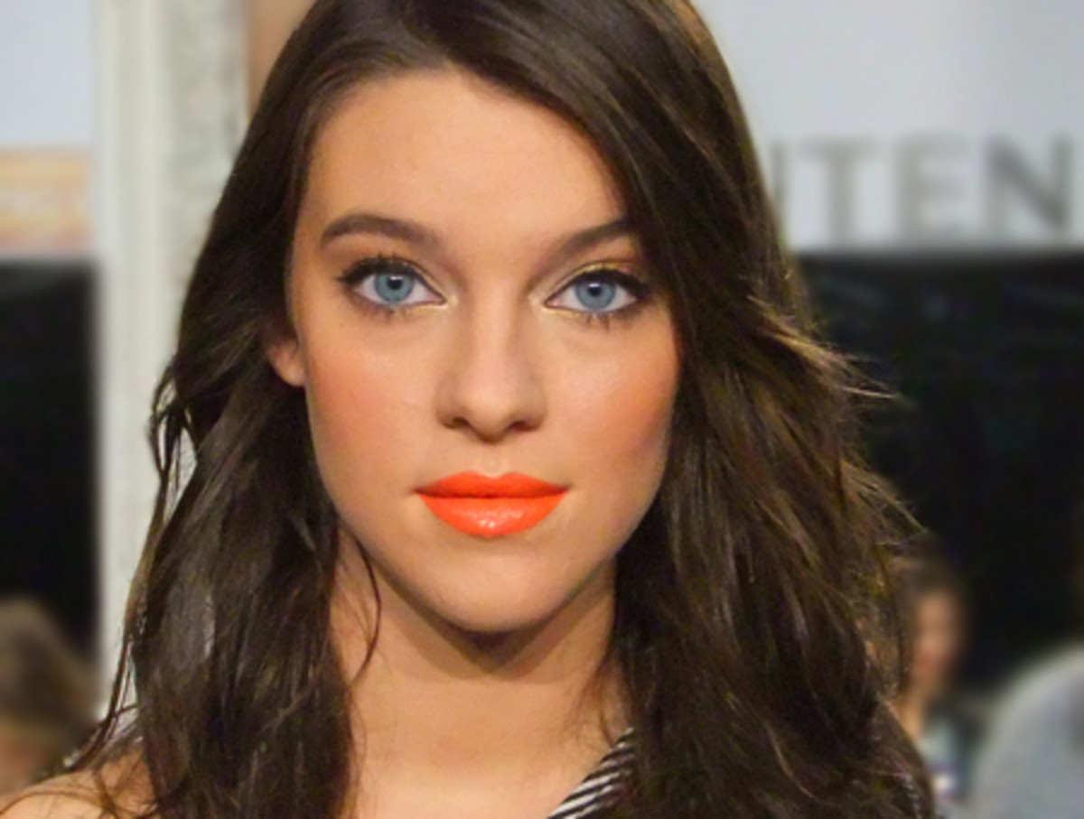 Bright lips at Valarie Dumaine_Montreal Fashion Week SS 2011