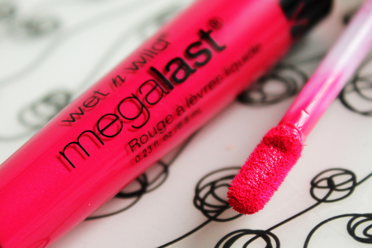 Wet n Wild Megalast Back to the Fuchsia_liquid lip color application amount