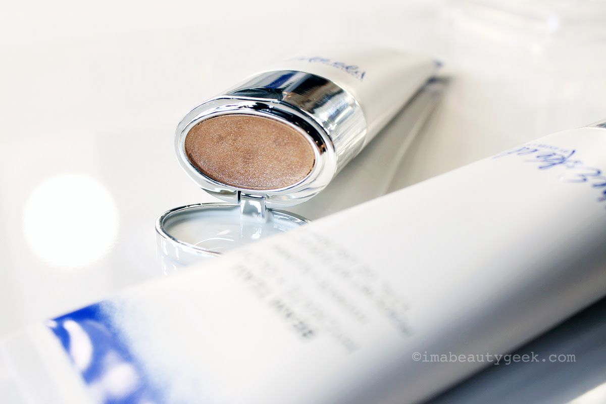 The Estée Edit Beam Team Hydrate + Glow luminizing cream in the lid has subtle shimmer