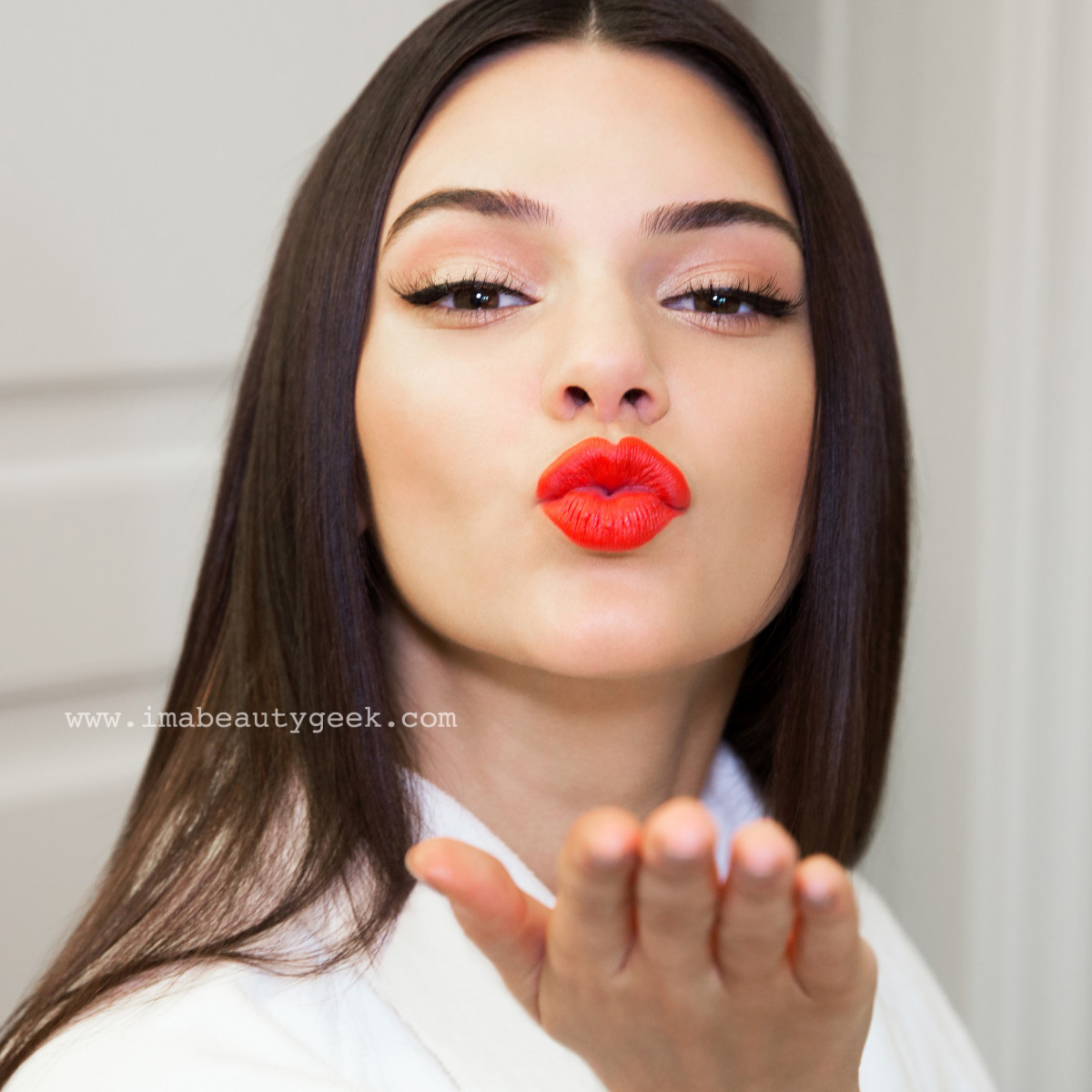Kendall Jenner lipstick_Pure Color Envy Lipstick in Restless