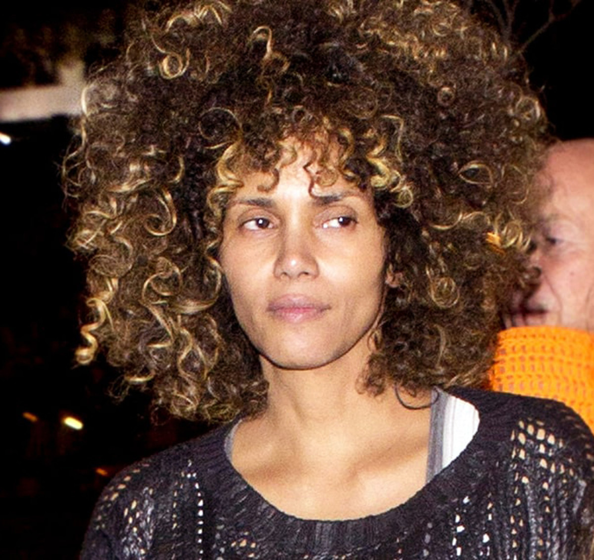 Is Halle Berry S Oscars 17 Hair Real Beautygeeks