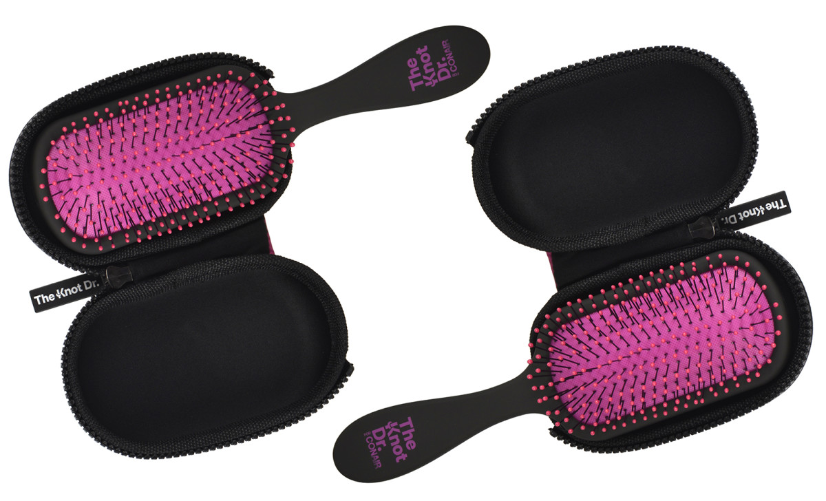 Pro Wet & Dry Detangler by The Knot Dr. for Conair brush comes with its own protective case