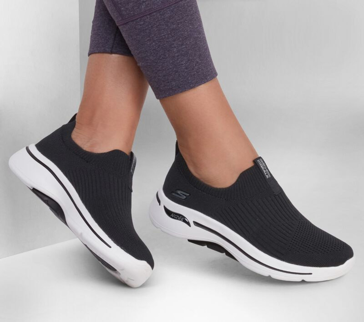 Skechers GoWalk Arch Fit-Iconic sneakers, the style Martha Stewart wears for the campaign